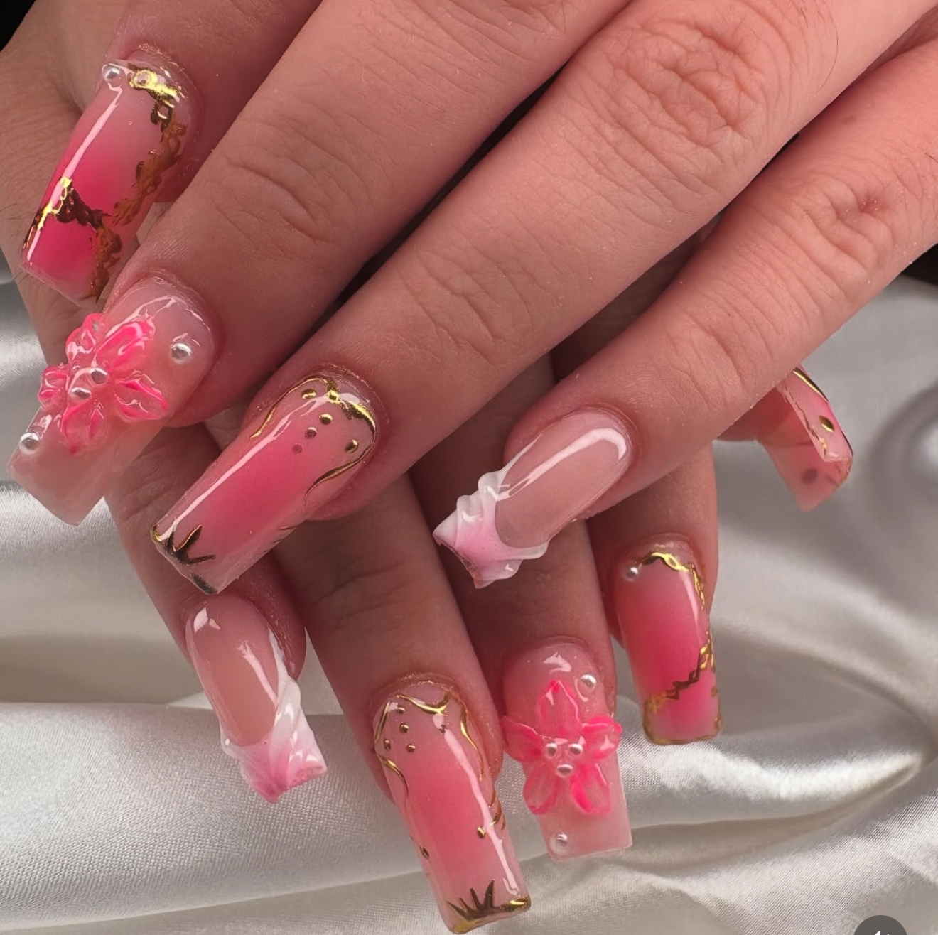 University nails spa . nail photo 1